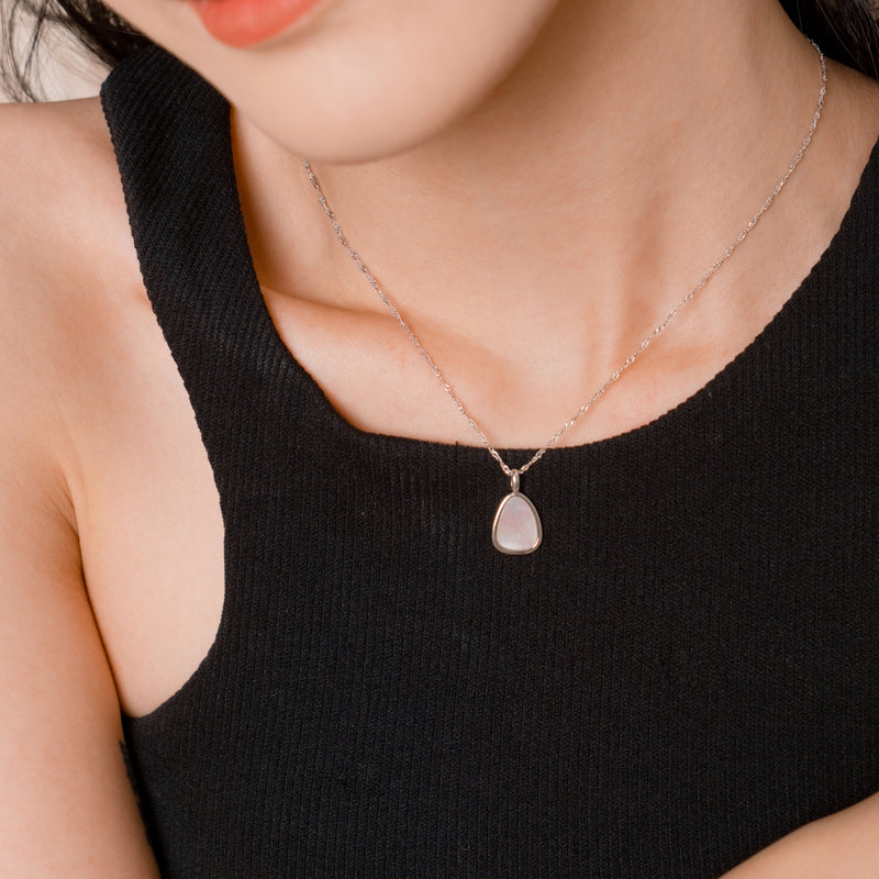 Diana Mother-of-Pearl Necklace