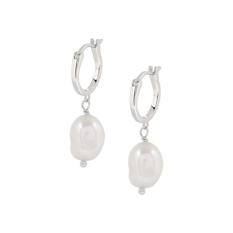 Merida Pearl Earrings.