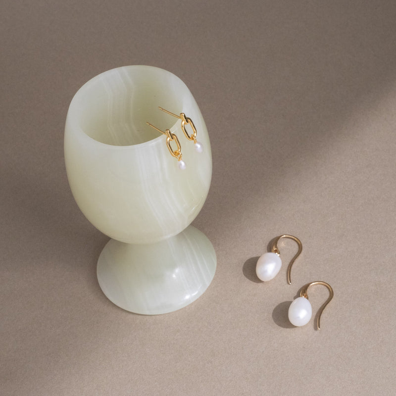 Mejuri hotsell pearl earrings