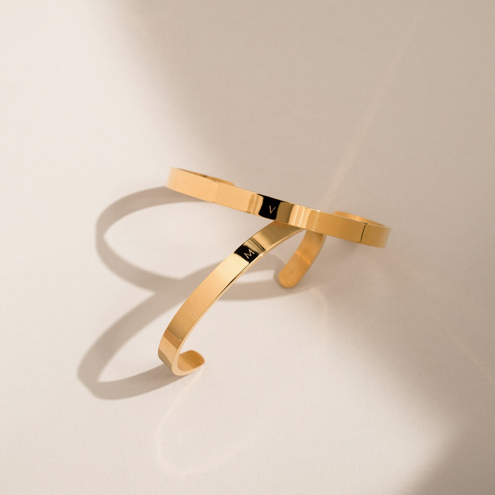 Signature Classic Bangle – Made Different Co